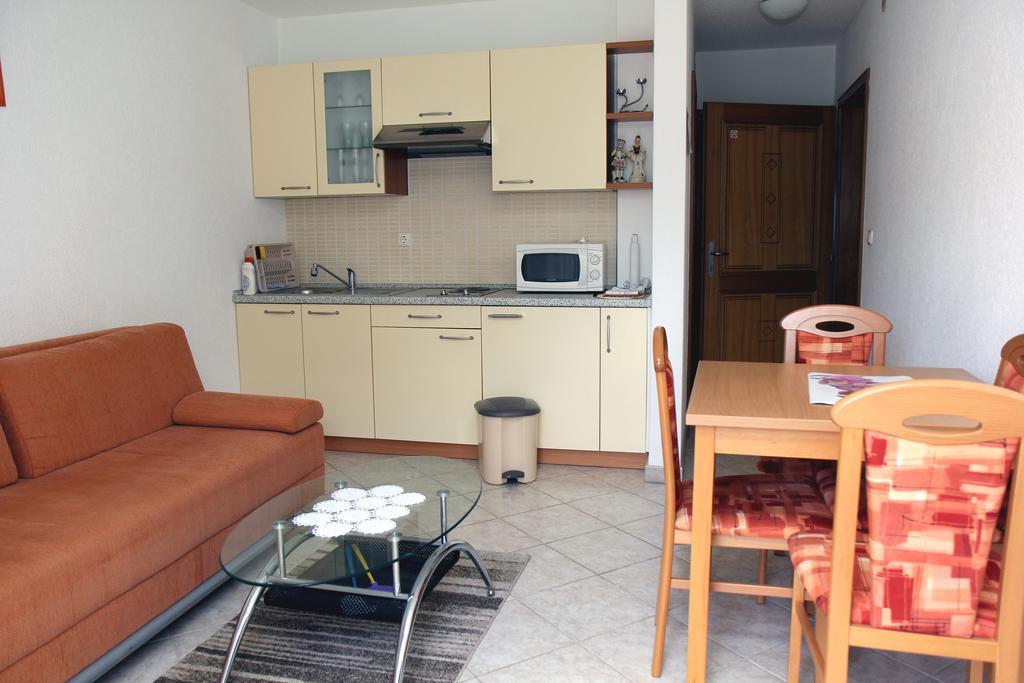 Apartments Kata Biograd Na Moru Exteriör bild